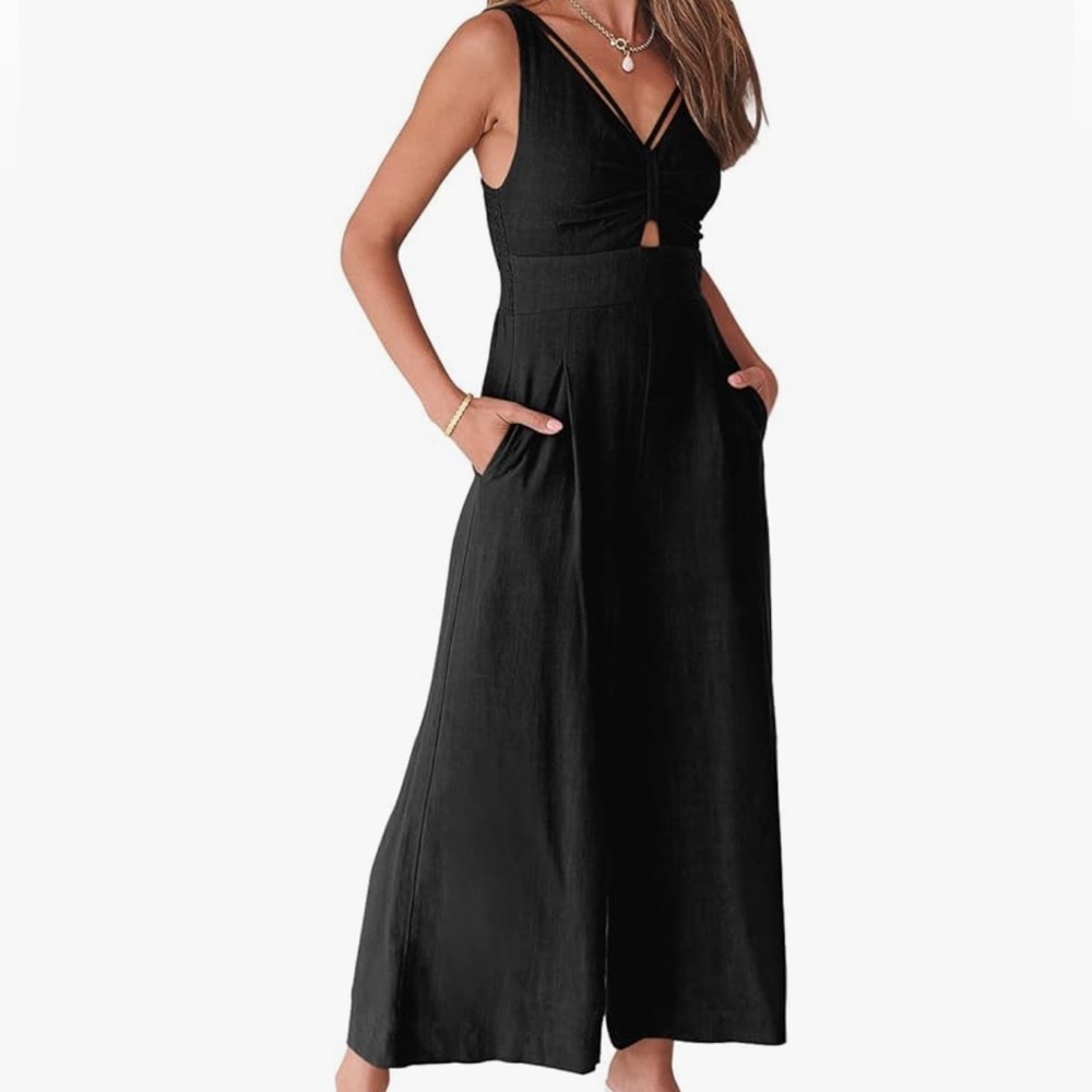 Casual linen jumpsuit with adjustable straps. New with tags. Size M
